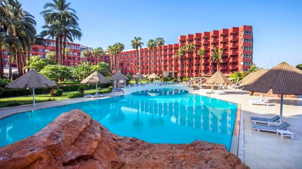 الفندق بيراميزا إيزيس الأقصر - الأقصر